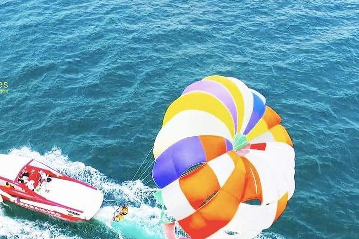 Parasailiing Experience in Playa Bibijagua - Photo 1 of 3